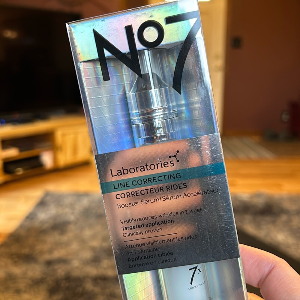 No 7 line correcting booster serum new in box